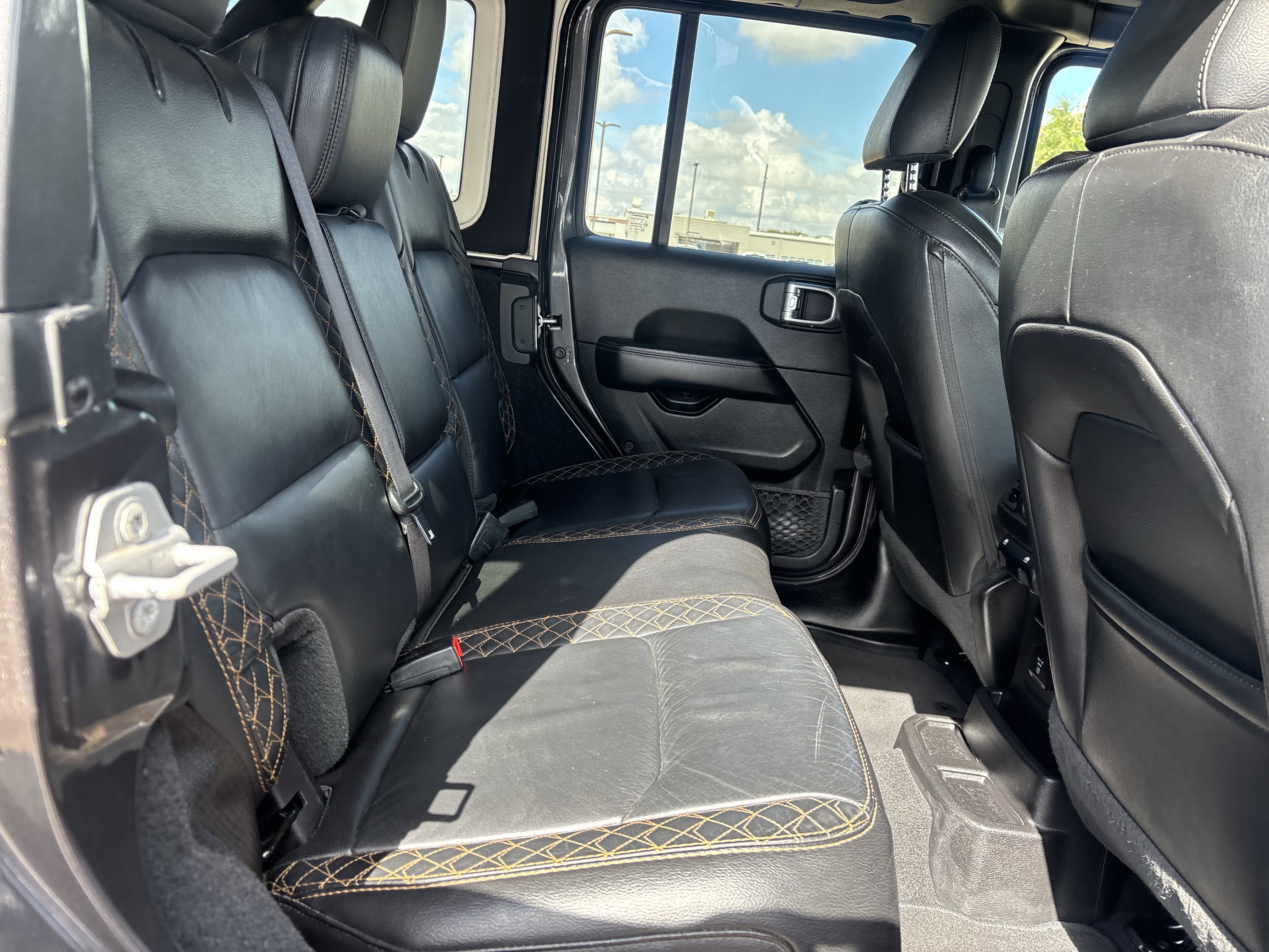 Used 2021 Jeep Wrangler Unlimited Sahara AWD/4WD image 18