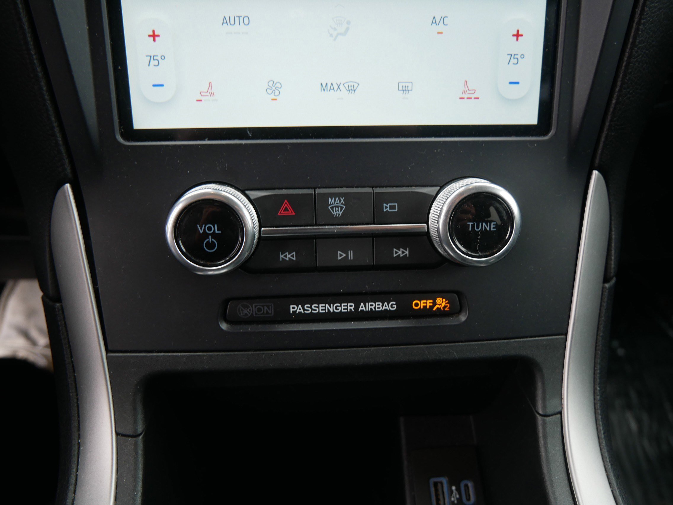 Certified 2022 Ford Edge SEL image 31