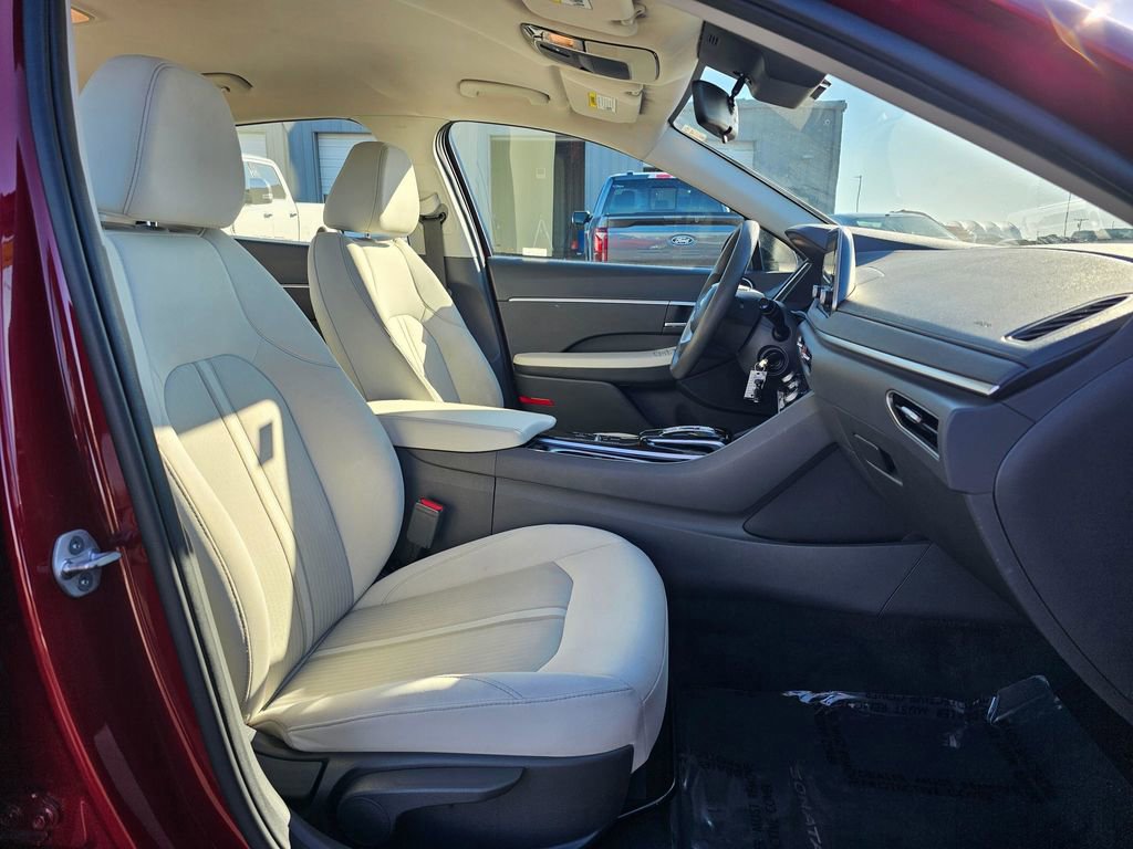 Used 2023 Hyundai Sonata SE image 18