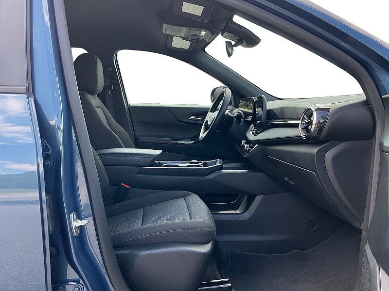 Used 2026 Chevrolet Equinox LT FWD image 11