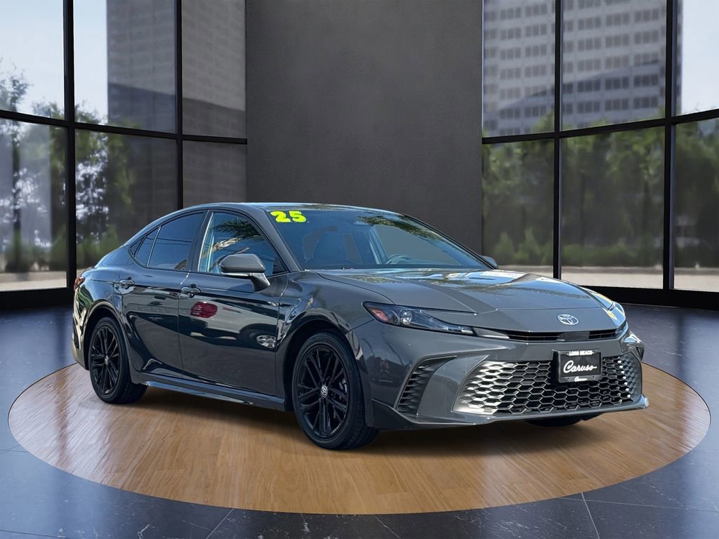 Used 2025 Toyota Camry SE w/ Convenience Package