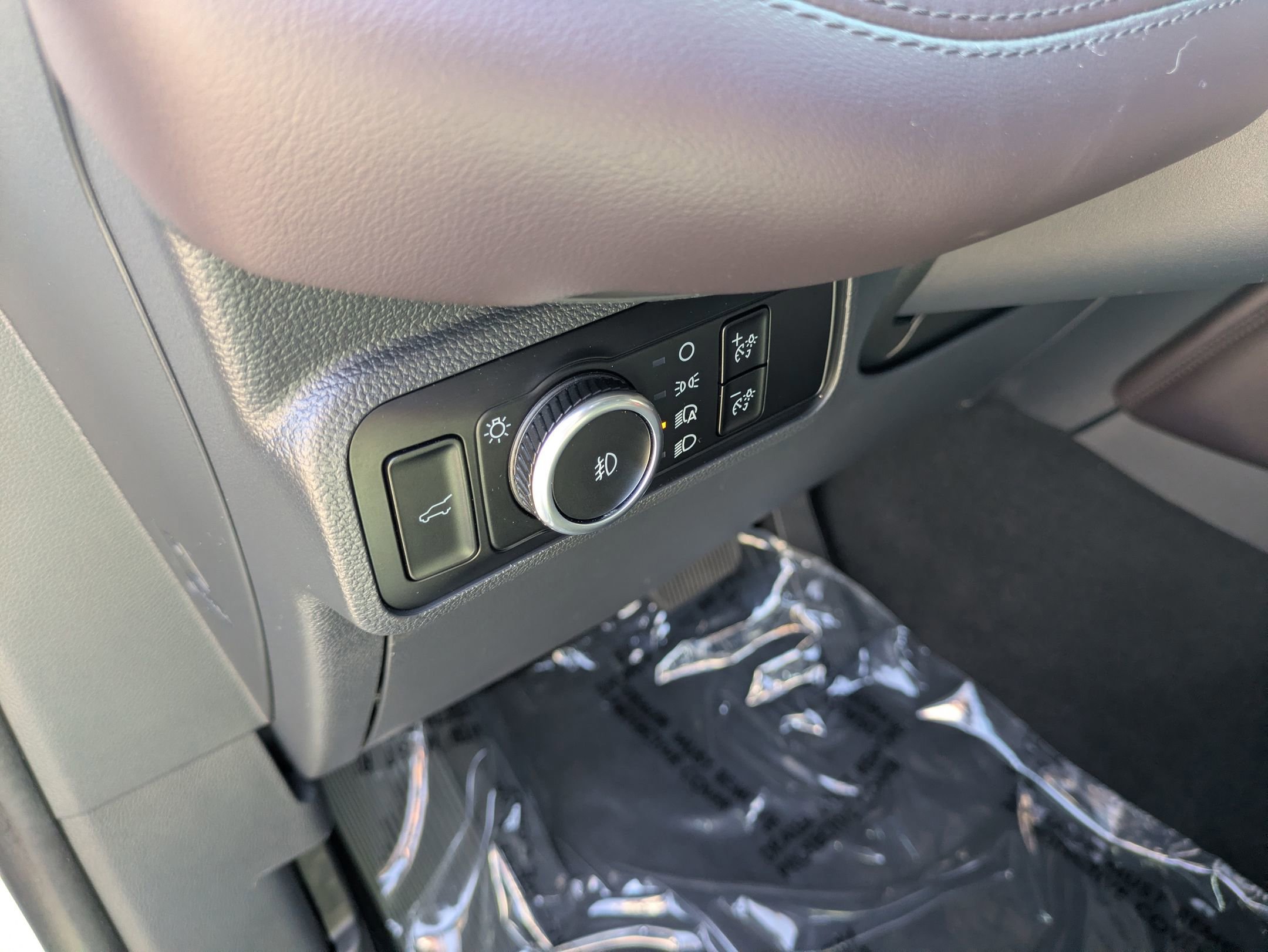 Certified 2025 Ford Explorer Platinum w/ Ultimate Package image 14