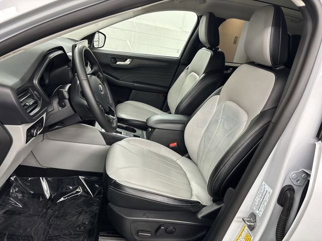 Certified 2025 Ford Escape PHEV w/ PHEV Premium Package image 11