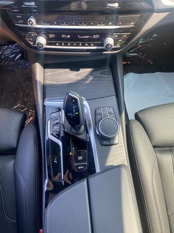 Used 2022 BMW 530i w/ Convenience Package image 22
