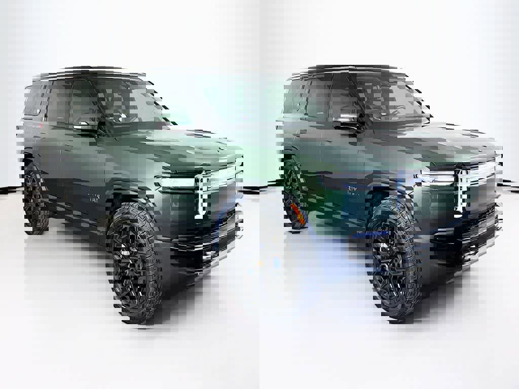 Used 2025 Rivian R1S Adventure AWD/4WD image 8