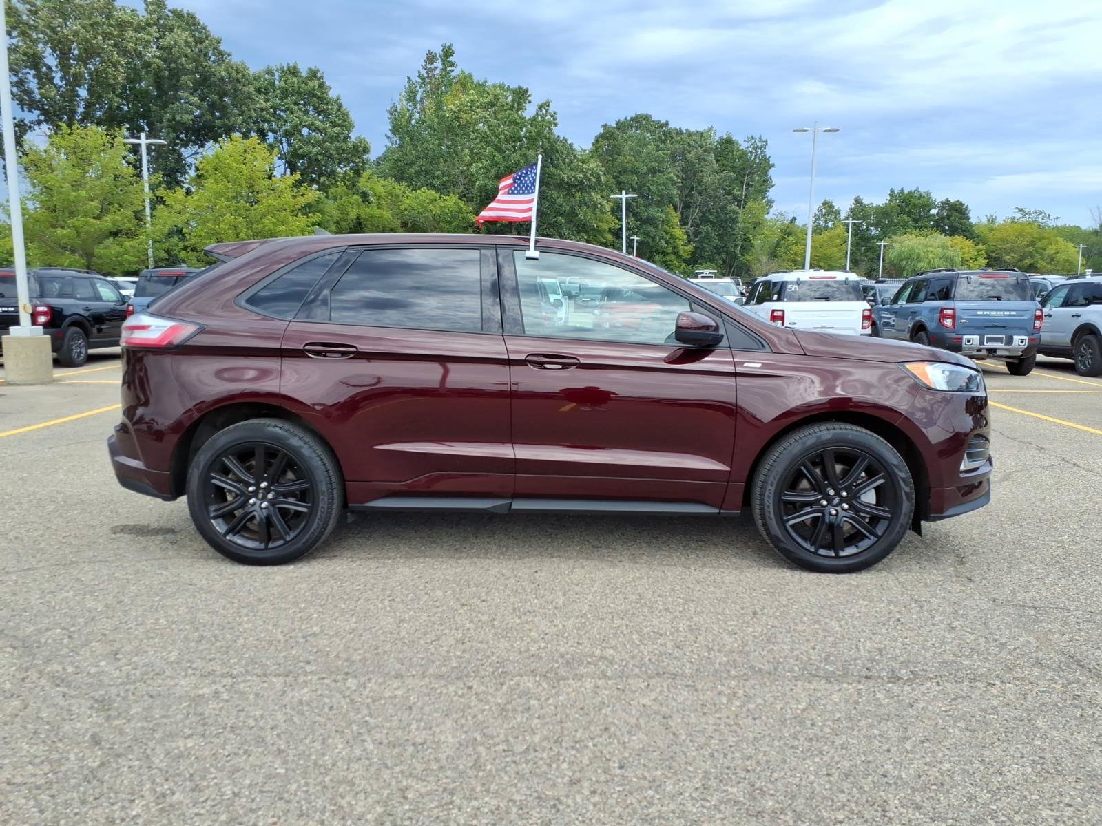 Certified 2024 Ford Edge ST-Line AWD/4WD image 9