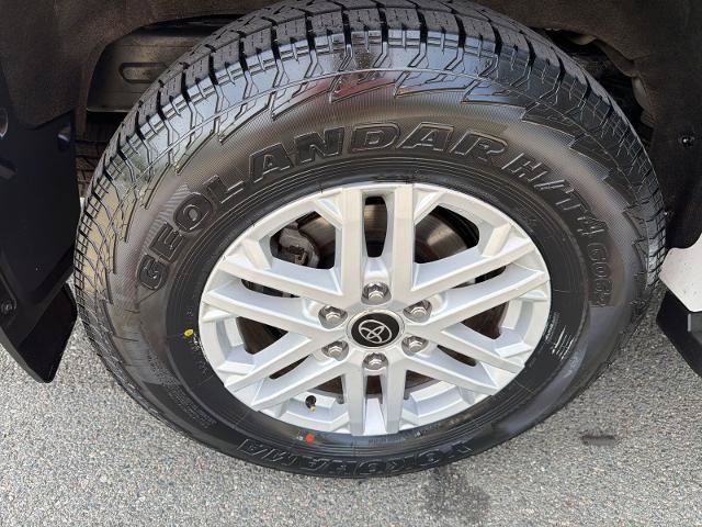Used 2024 Toyota Sequoia SR5 w/ SR5 Premium Package AWD/4WD image 26