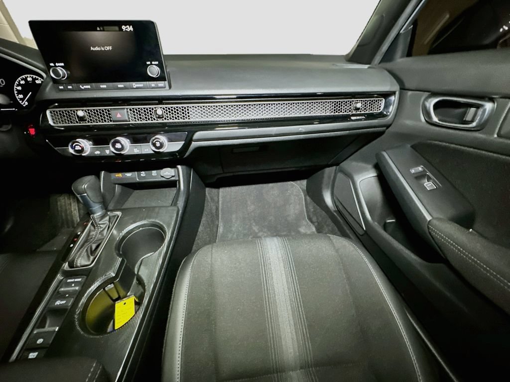 Used 2025 Honda Civic Sport image 31