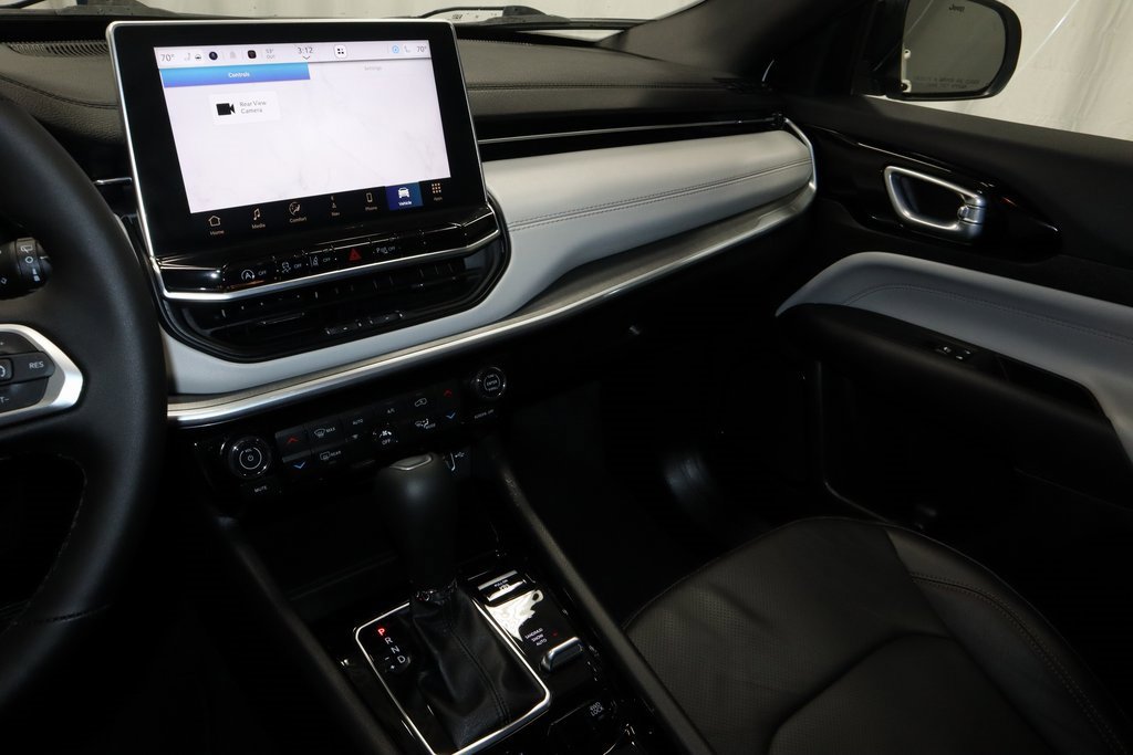 Used 2024 Jeep Compass Limited w/ Elite Group image 30