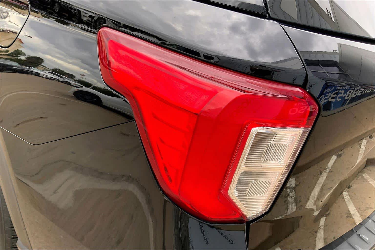 Certified 2024 Ford Explorer XLT RWD image 29