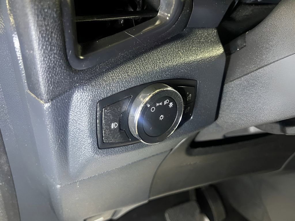 Certified 2018 Ford EcoSport SE image 18
