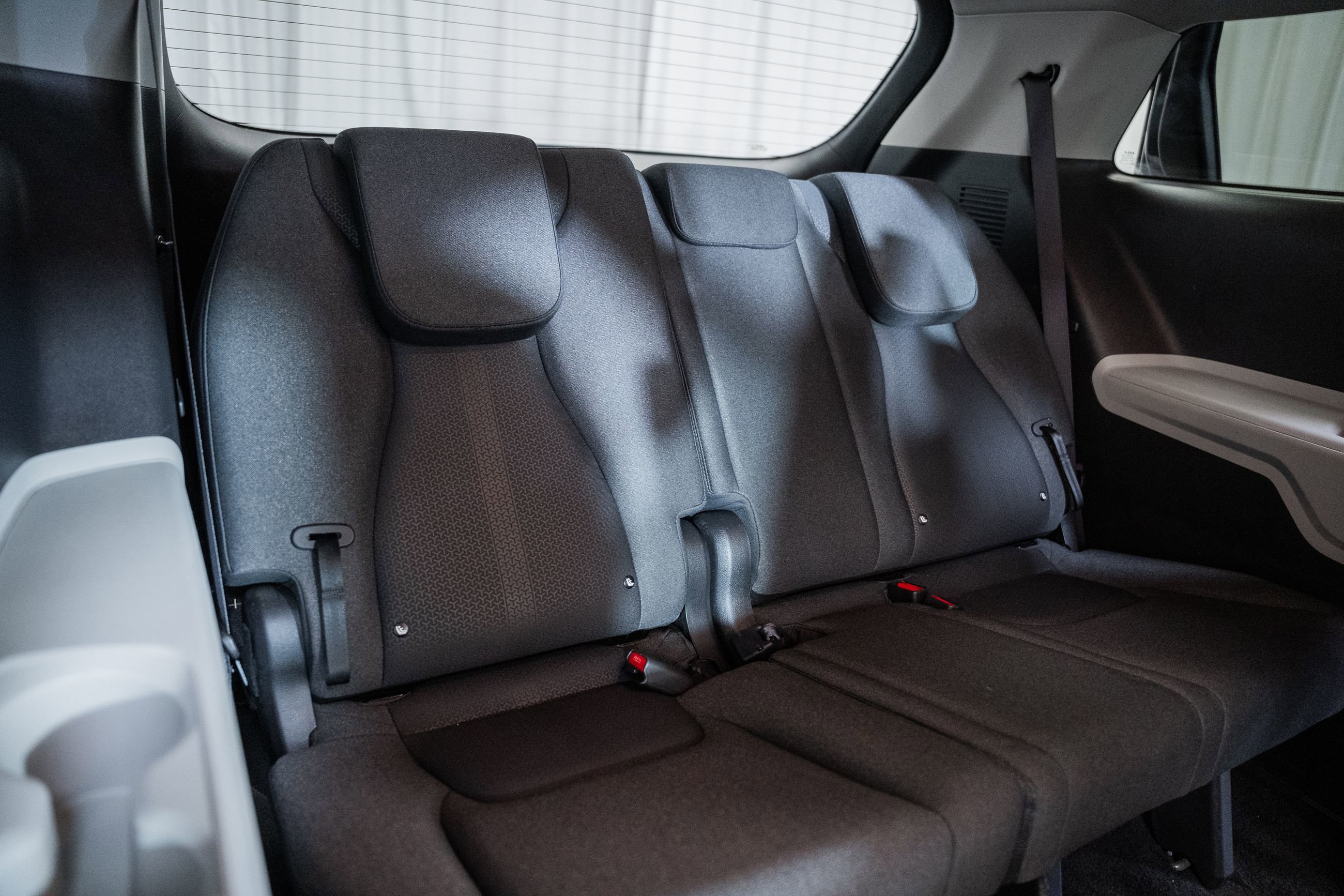 Used 2024 Kia Carnival LX image 34