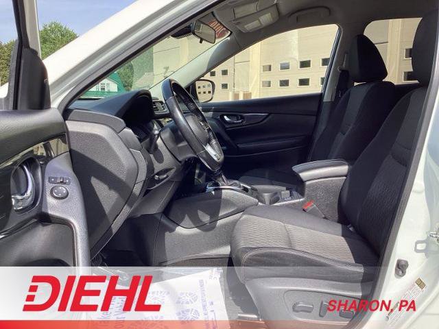 Used 2019 Nissan Rogue SV w/ Premium Package FWD image 30