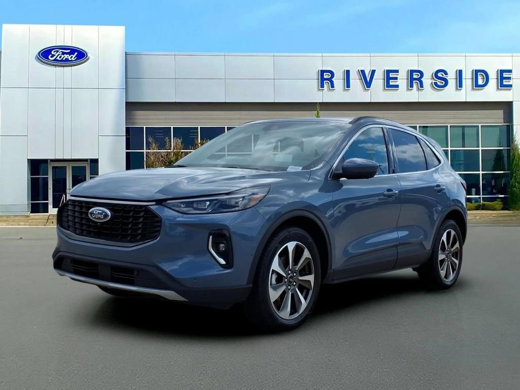Certified 2023 Ford Escape Platinum w/ Premium Technology Package AWD/4WD image 3