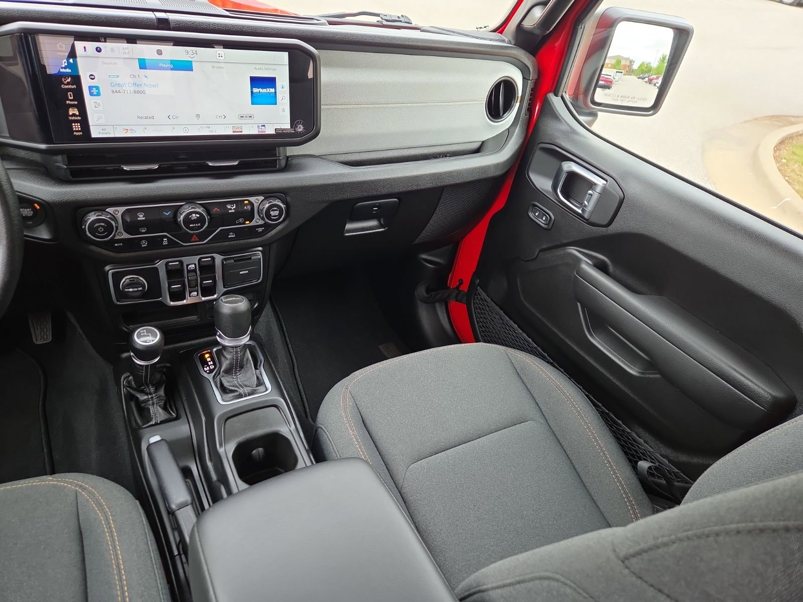 Used 2025 Jeep Gladiator Sport image 12