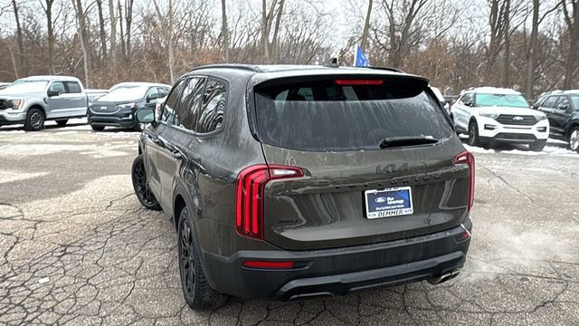 Used 2022 Kia Telluride EX w/ EX Premium Package image 3