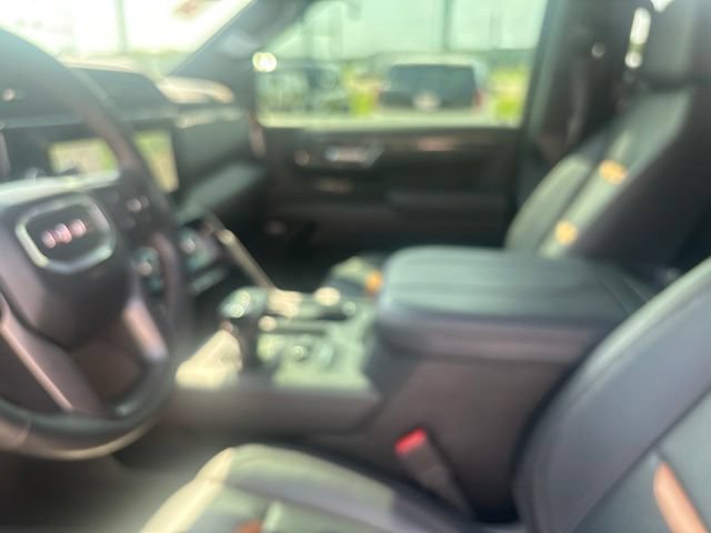 Used 2025 GMC Sierra 1500 AT4 w/ Technology Package AWD/4WD image 15