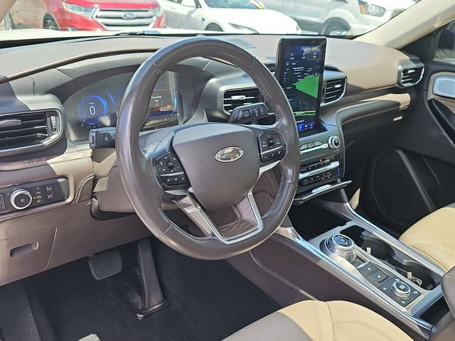 Certified 2020 Ford Explorer Platinum w/ Premium Technology Package AWD/4WD image 11