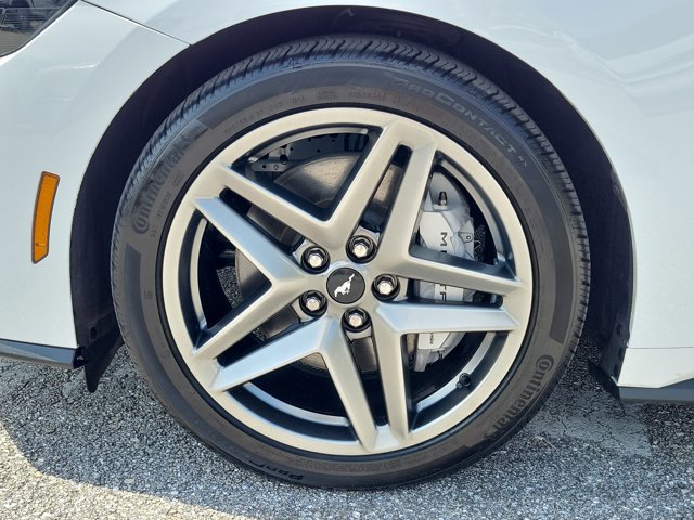 Certified 2025 Ford Mustang GT RWD image 4