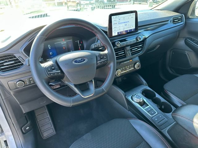 Certified 2025 Ford Escape ST-Line AWD/4WD image 10