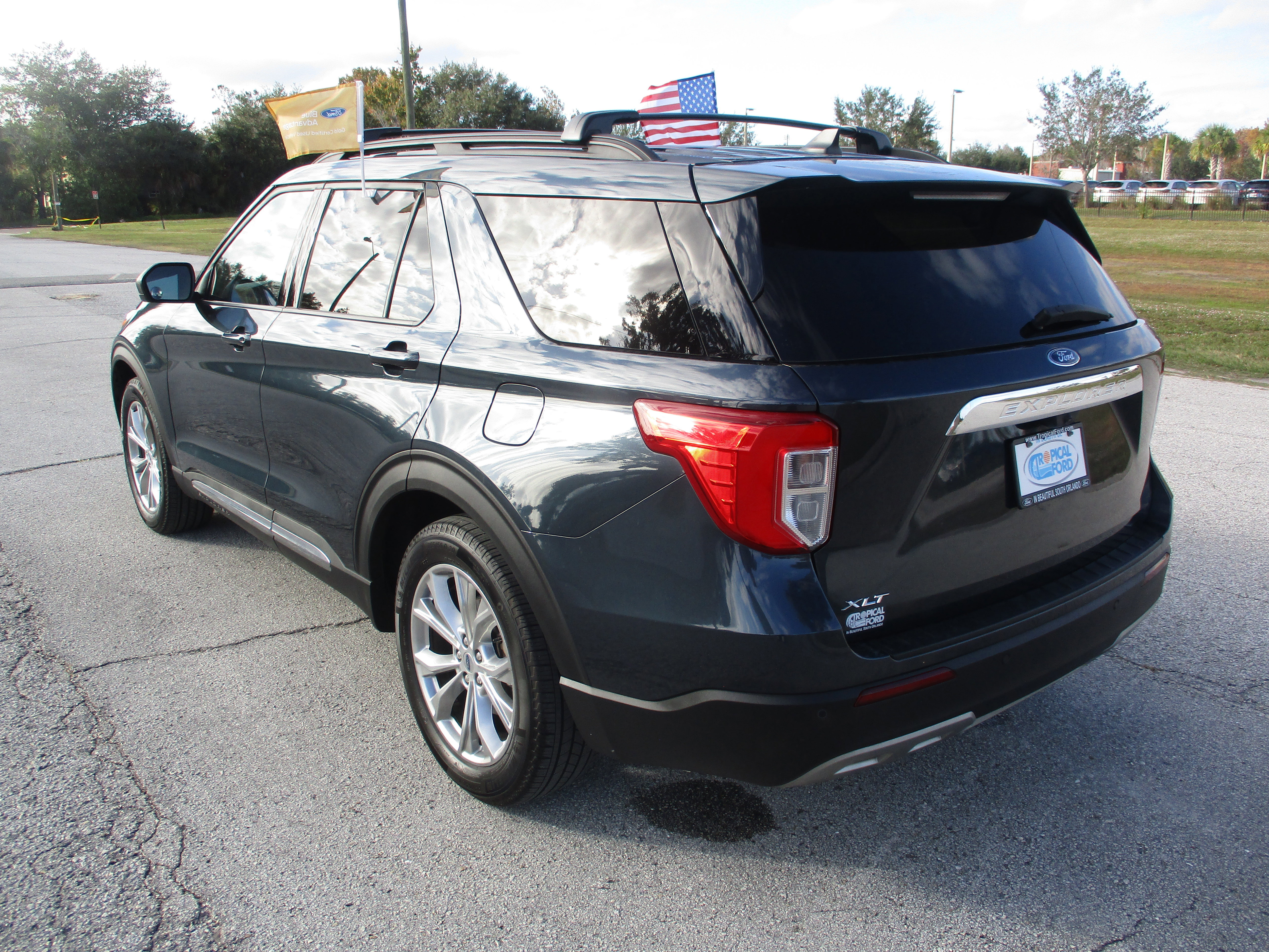 Certified 2024 Ford Explorer XLT w/ Equipment Group 202A image 3