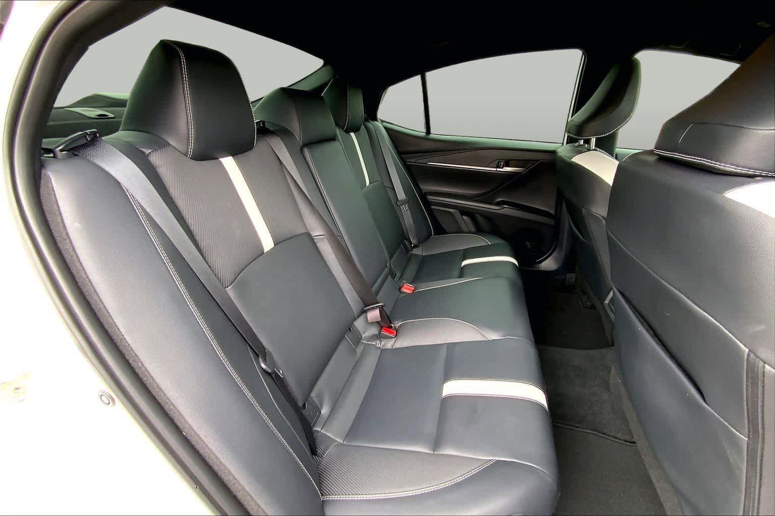Used 2025 Toyota Camry SE w/ Convenience Package FWD image 20