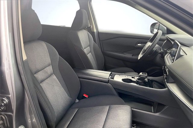 Used 2025 Nissan Rogue SV image 9