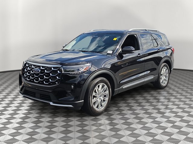 Certified 2025 Ford Explorer Platinum RWD image 3