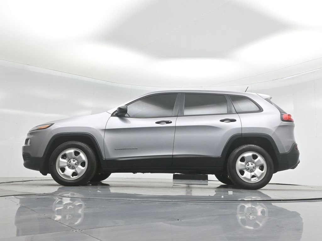 Used 2017 Jeep Cherokee Sport image 20