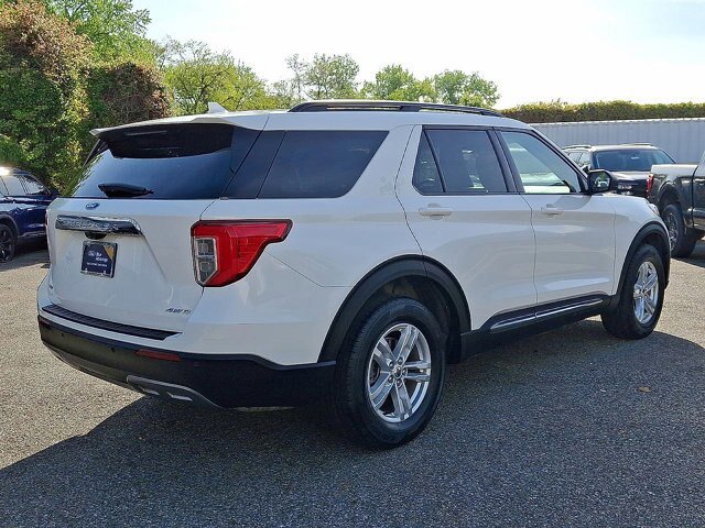 Certified 2022 Ford Explorer XLT w/ Equipment Group 202A AWD/4WD image 5