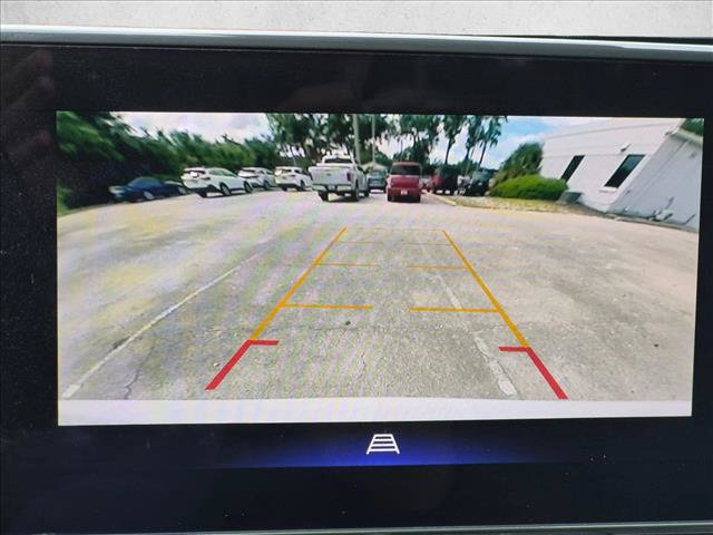 Used 2024 Chevrolet Trax LT w/ LT Convenience Package FWD image 12