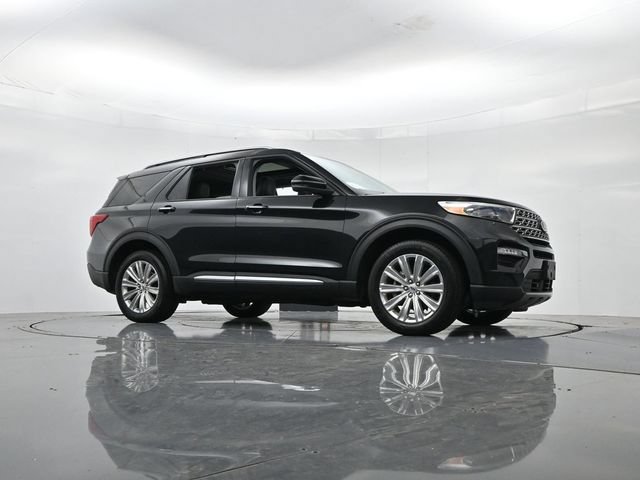 Certified 2023 Ford Explorer Limited w/ Limited Technology Package AWD/4WD image 35