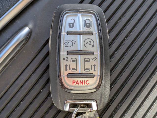 Used 2024 Chrysler Pacifica Limited FWD image 29
