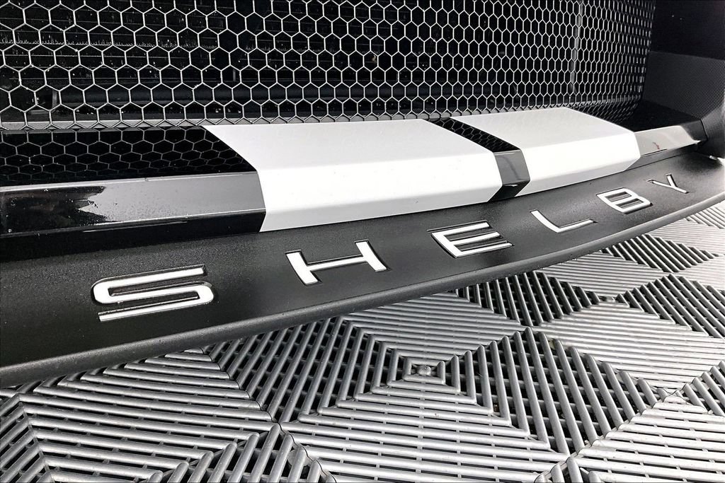 Certified 2022 Ford Mustang Shelby GT500 w/ Carbon Fiber Track Pack RWD image 8