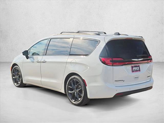 Used 2025 Chrysler Pacifica Limited FWD image 7