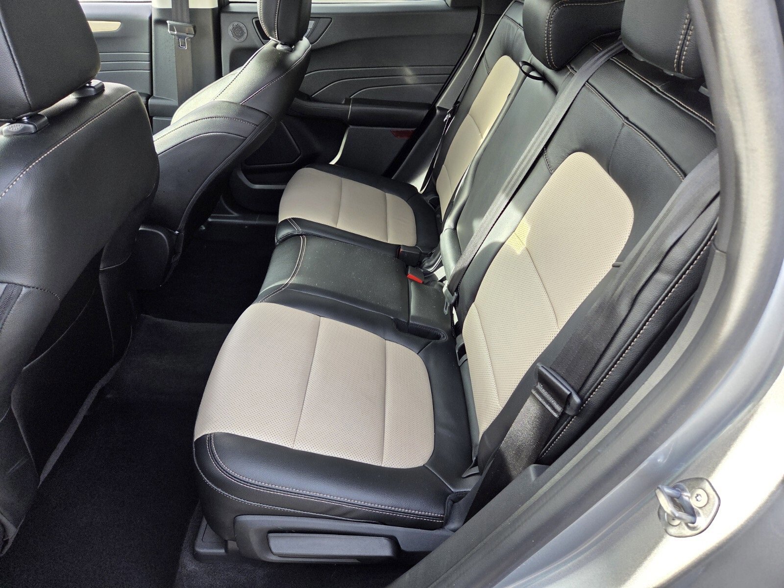 Certified 2022 Ford Escape Titanium w/ Titanium Elite Package image 11