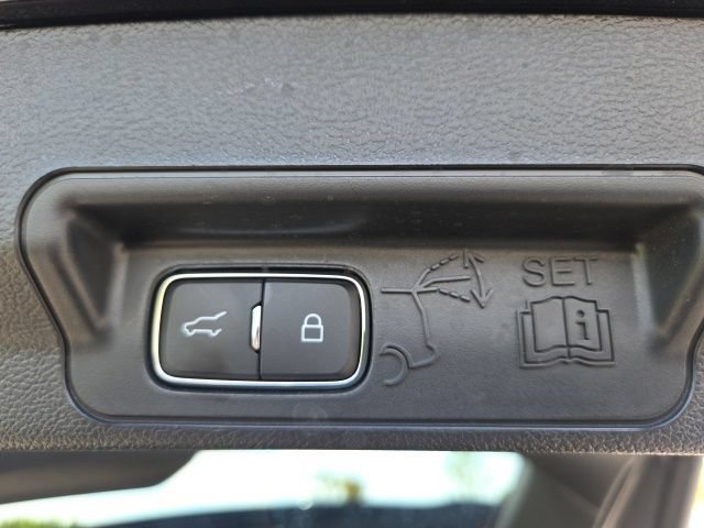 Certified 2023 Ford Explorer Limited w/ Limited Technology Package AWD/4WD image 11