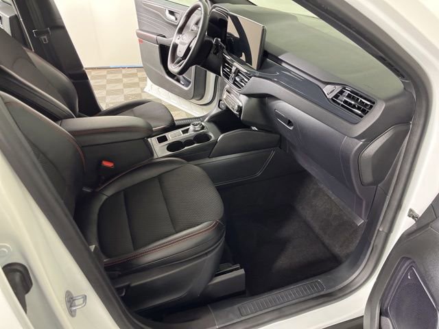 Certified 2024 Ford Escape ST-Line w/ Tech Pack #1 image 18