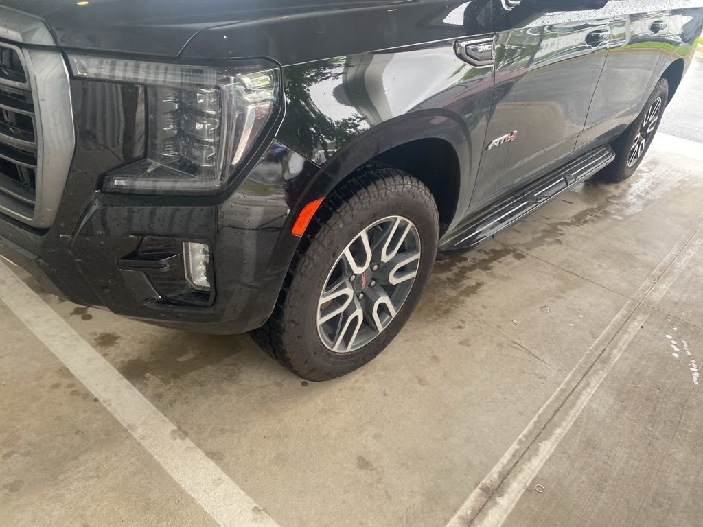 Used 2024 GMC Yukon XL AT4 w/ Technology Package AWD/4WD image 2