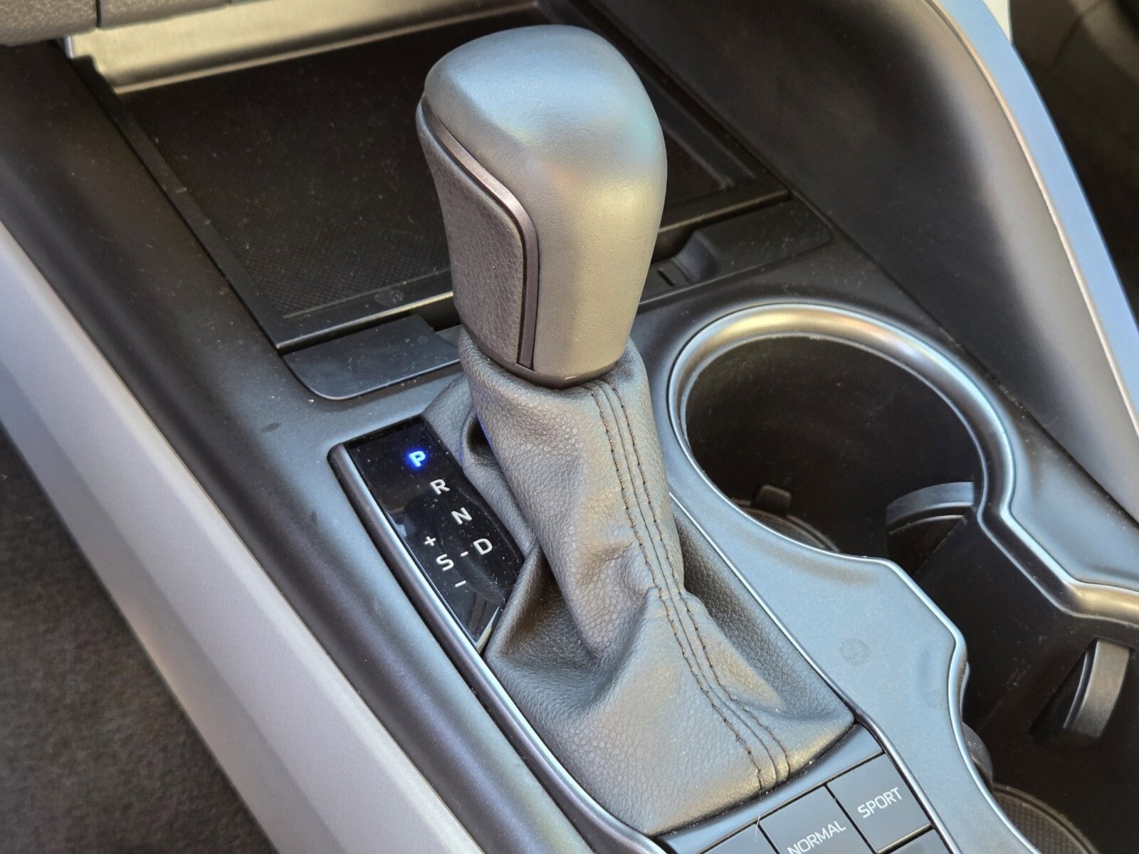 Used 2024 Toyota Camry SE image 22