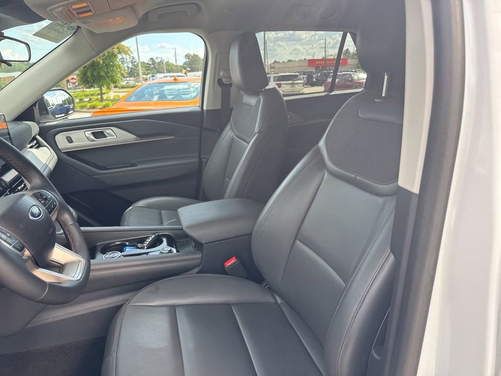 Certified 2026 Ford Explorer Active w/ Active Comfort Package RWD image 9