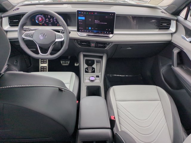 Used 2026 Volkswagen Tiguan SE R-Line FWD image 18