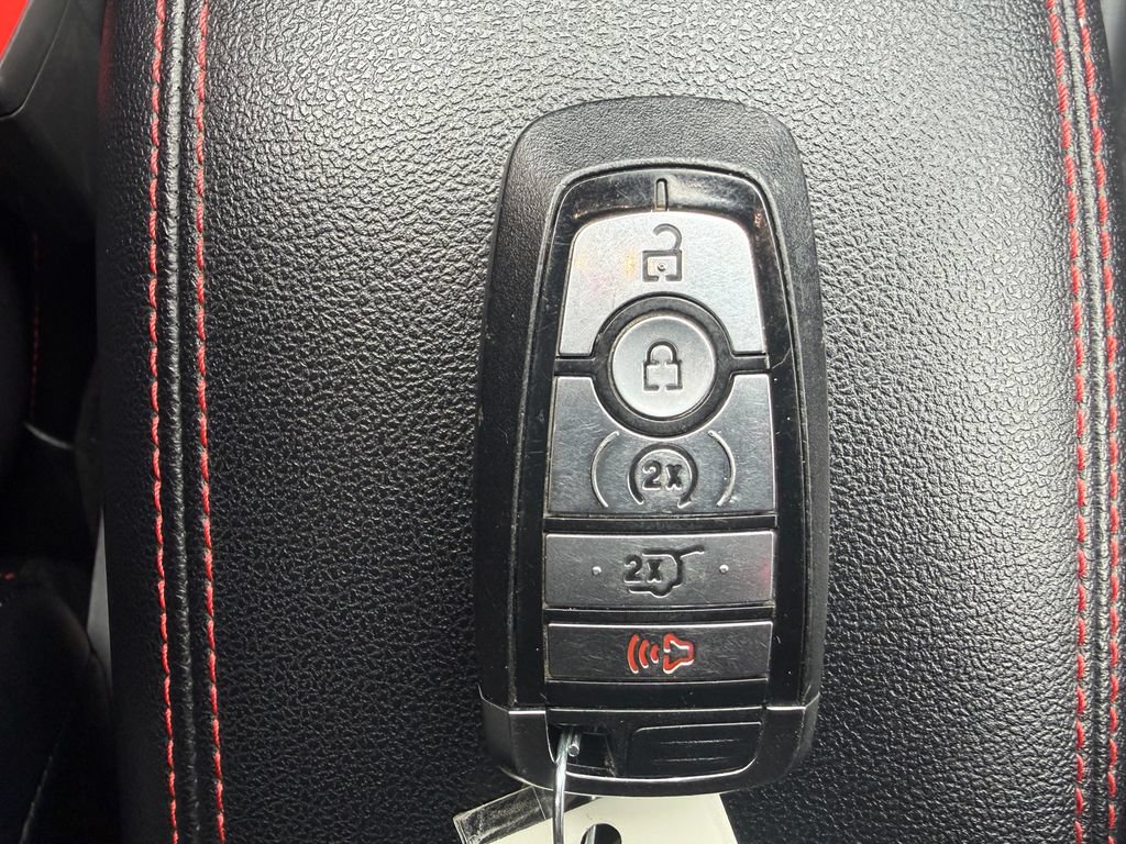 Certified 2025 Ford Escape ST-Line Select AWD/4WD image 33