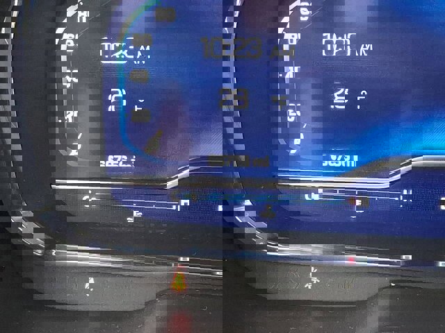 Used 2022 Chevrolet Suburban Z71 w/ Luxury Package image 9