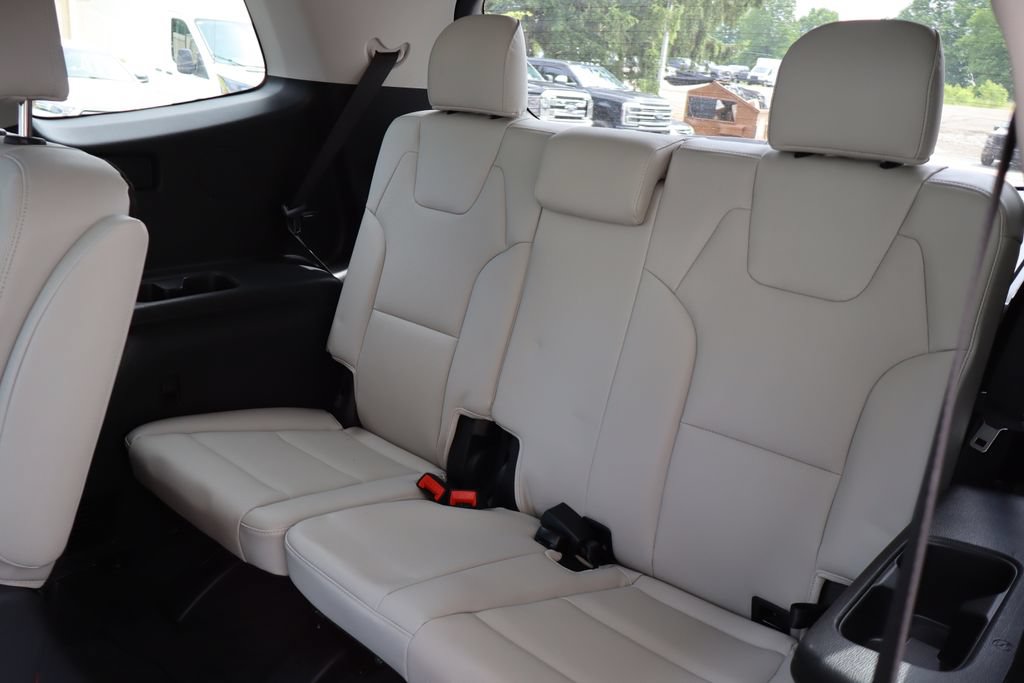 Used 2023 Kia Telluride EX w/ EX Captain's Chair Package AWD/4WD image 11
