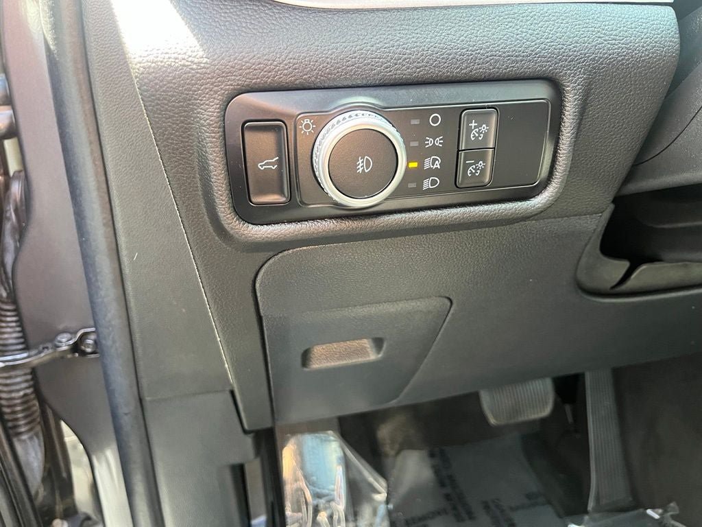 Certified 2023 Ford Explorer XLT w/ Equipment Group 202A AWD/4WD image 38