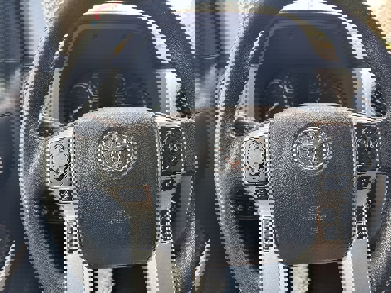 Used 2018 Toyota Tundra SR5 w/ SR5 Upgrade Package AWD/4WD image 9