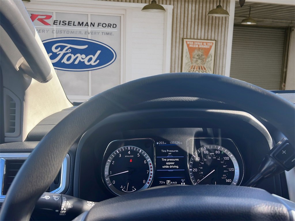 Used 2019 Nissan Titan SV image 18