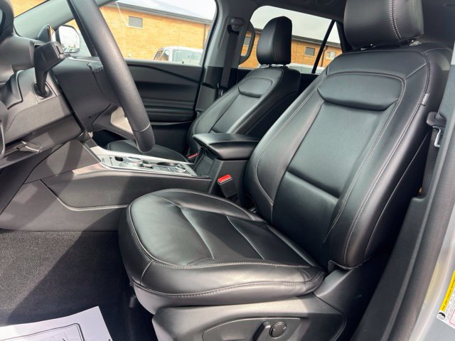Certified 2023 Ford Explorer XLT w/ Equipment Group 202A AWD/4WD image 18