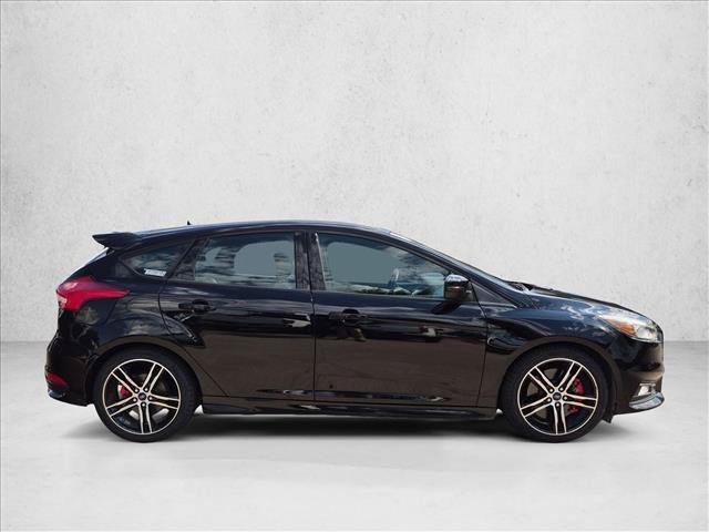 Certified 2018 Ford Focus ST FWD image 4